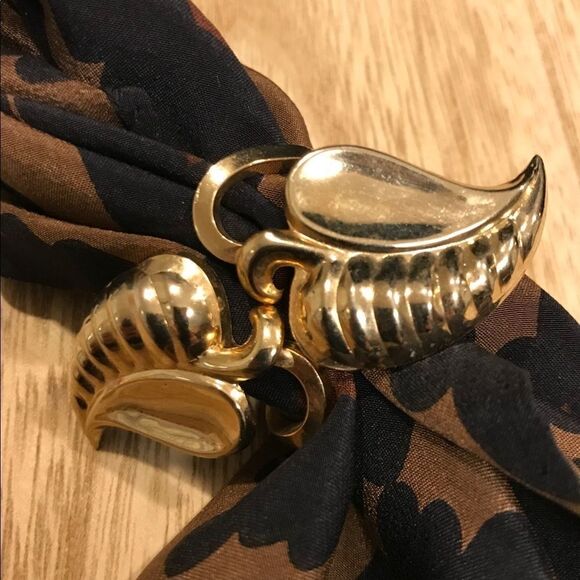Scarf Holder 70s Gold Leaf Design - Picture 1 of 5